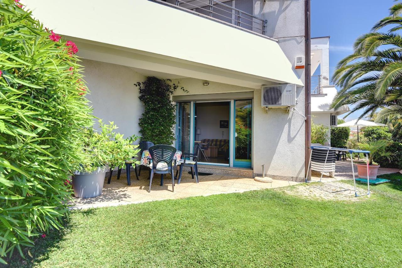 Apartments Villa Ana Medulin Exterior photo