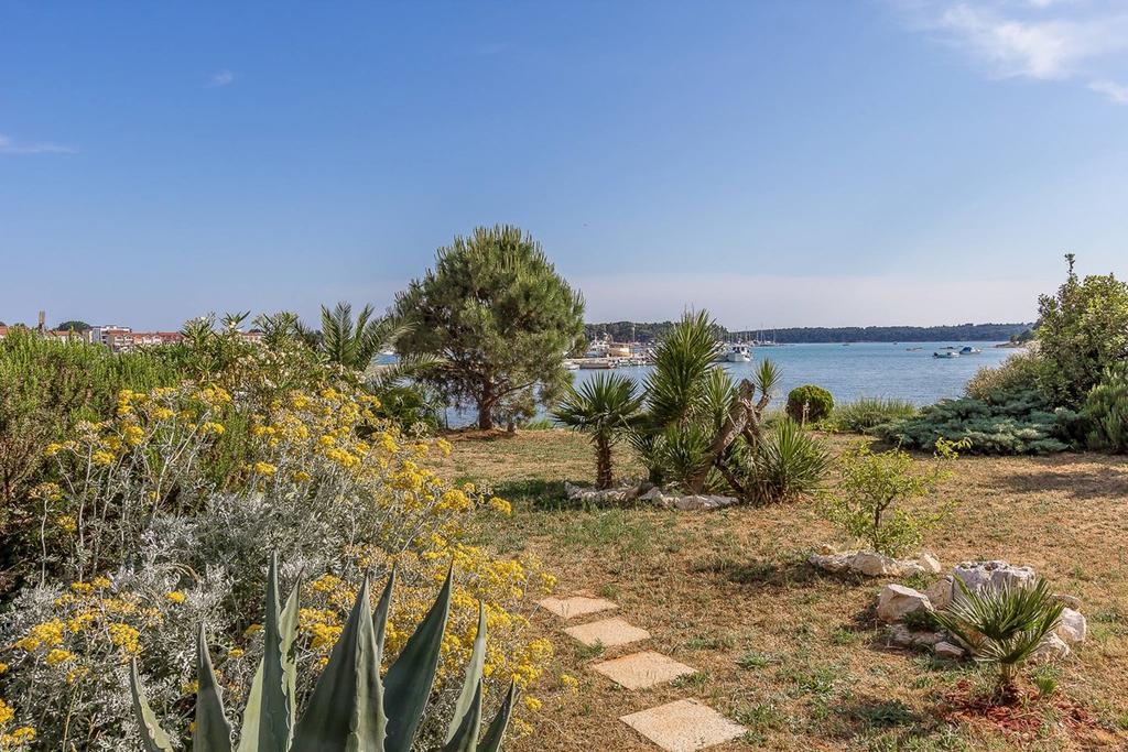 Apartments Villa Ana Medulin Exterior photo