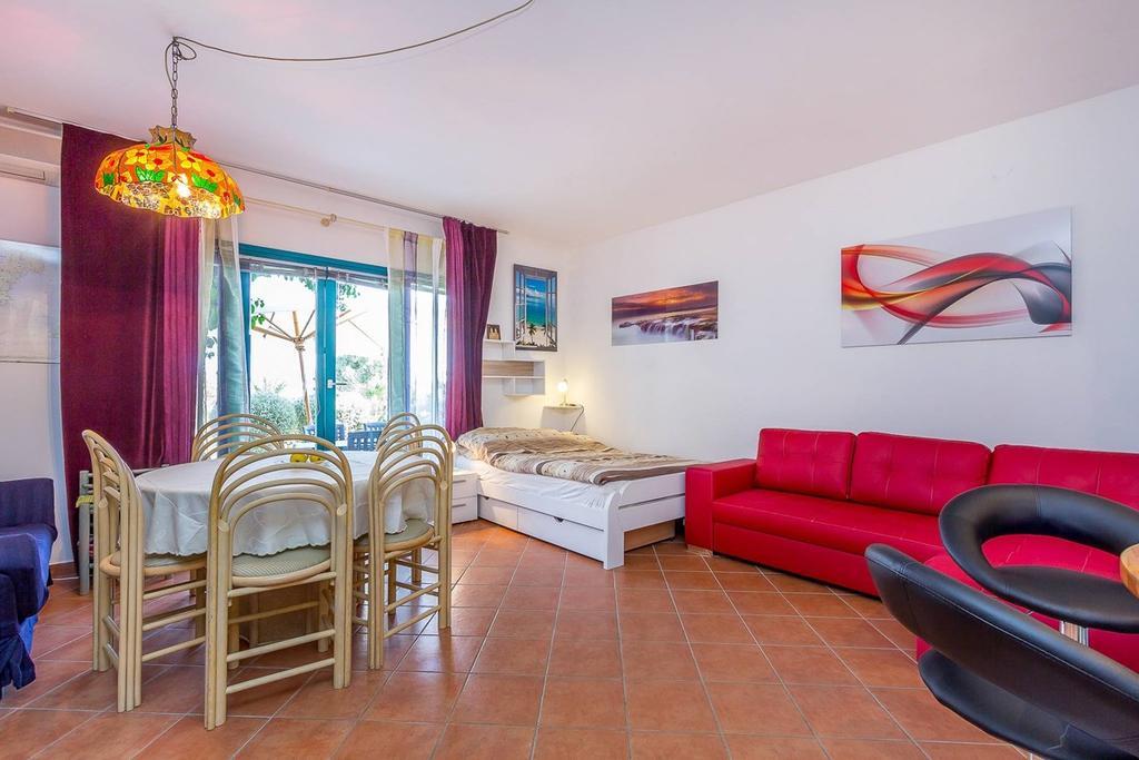 Apartments Villa Ana Medulin Exterior photo